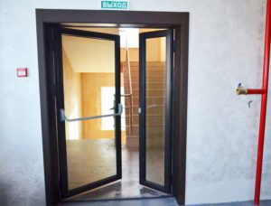 Противопожарная алюминиевая дверь EI 60